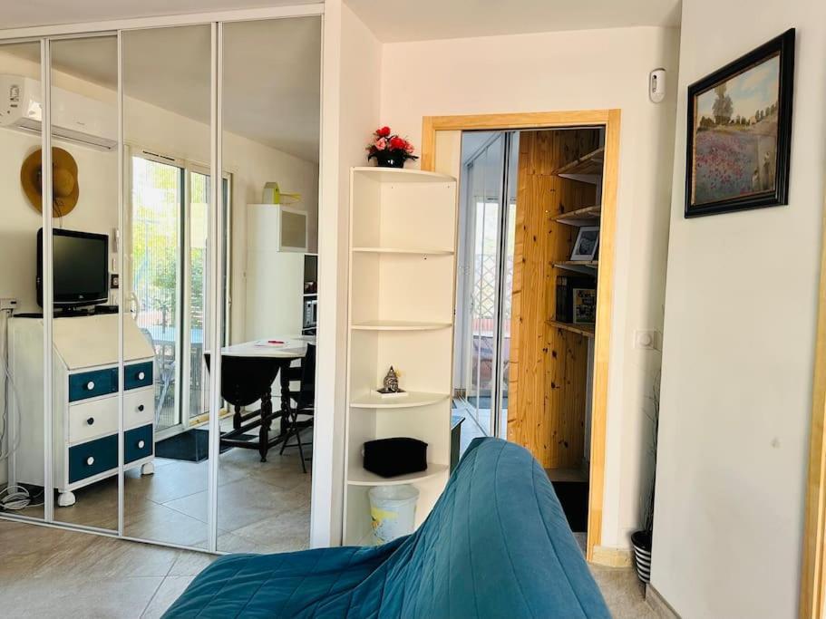 Moderne Mini Maison Лезіньян-Корб'єр Екстер'єр фото